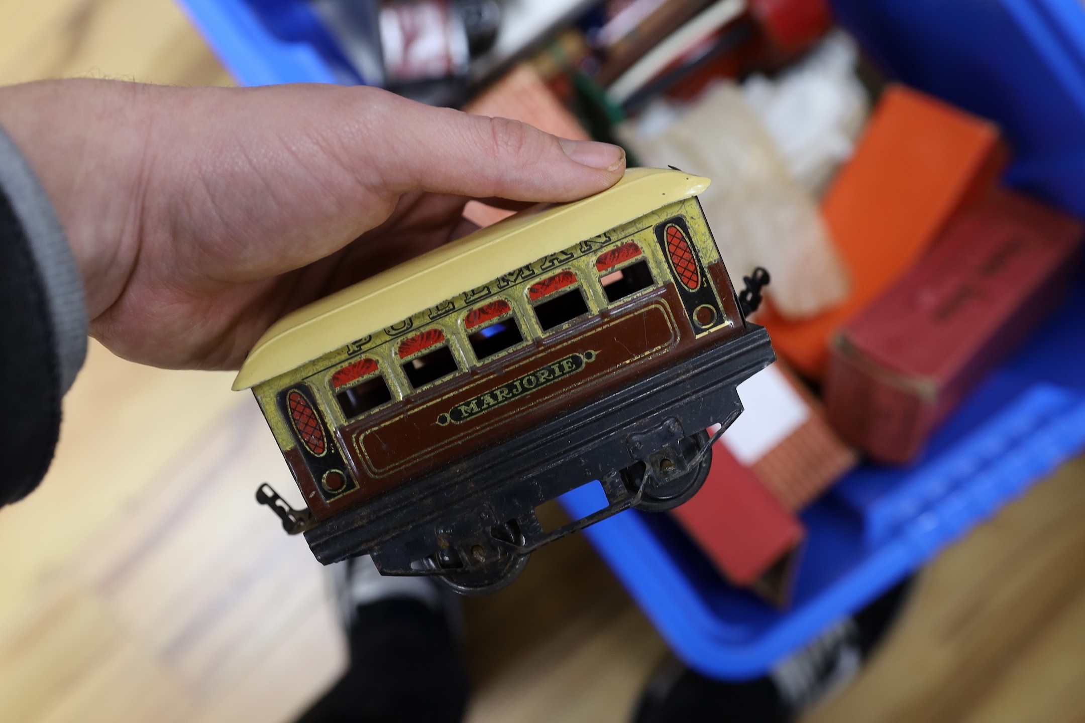 A Hornby gauge O train collection including No. 2 LMS clockwork tank locomotive no. 2349, largely pre-war